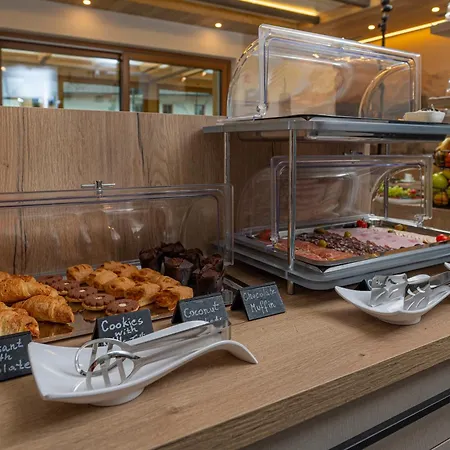 Veldes Oda ve Kahvaltı 4*