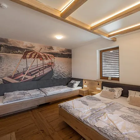 Veldes Oda ve Kahvaltı 4*