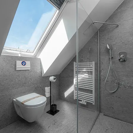 Oda ve Kahvaltı Veldes 4*