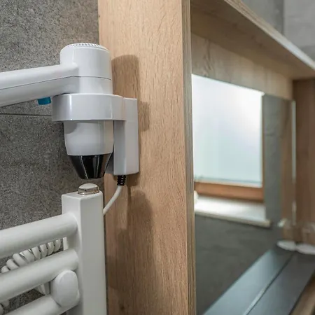 Oda ve Kahvaltı Veldes 4*