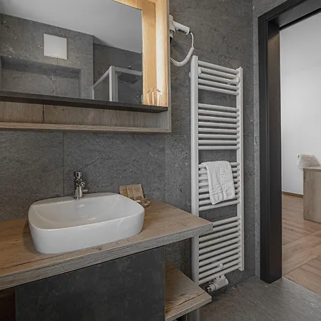 Bed and breakfast Veldes 4*