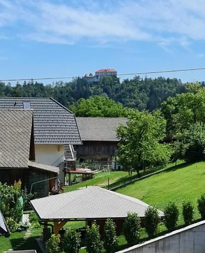 Veldes Bed & Breakfast 4*