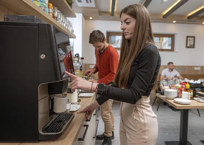 Veldes Bed & Breakfast 4*